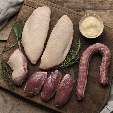 Raw duck meat and pieces for dogs, a novel protein option for allergy-prone dogs